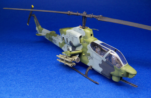 Testors Italeri Bell SeaCobra AH-1T 